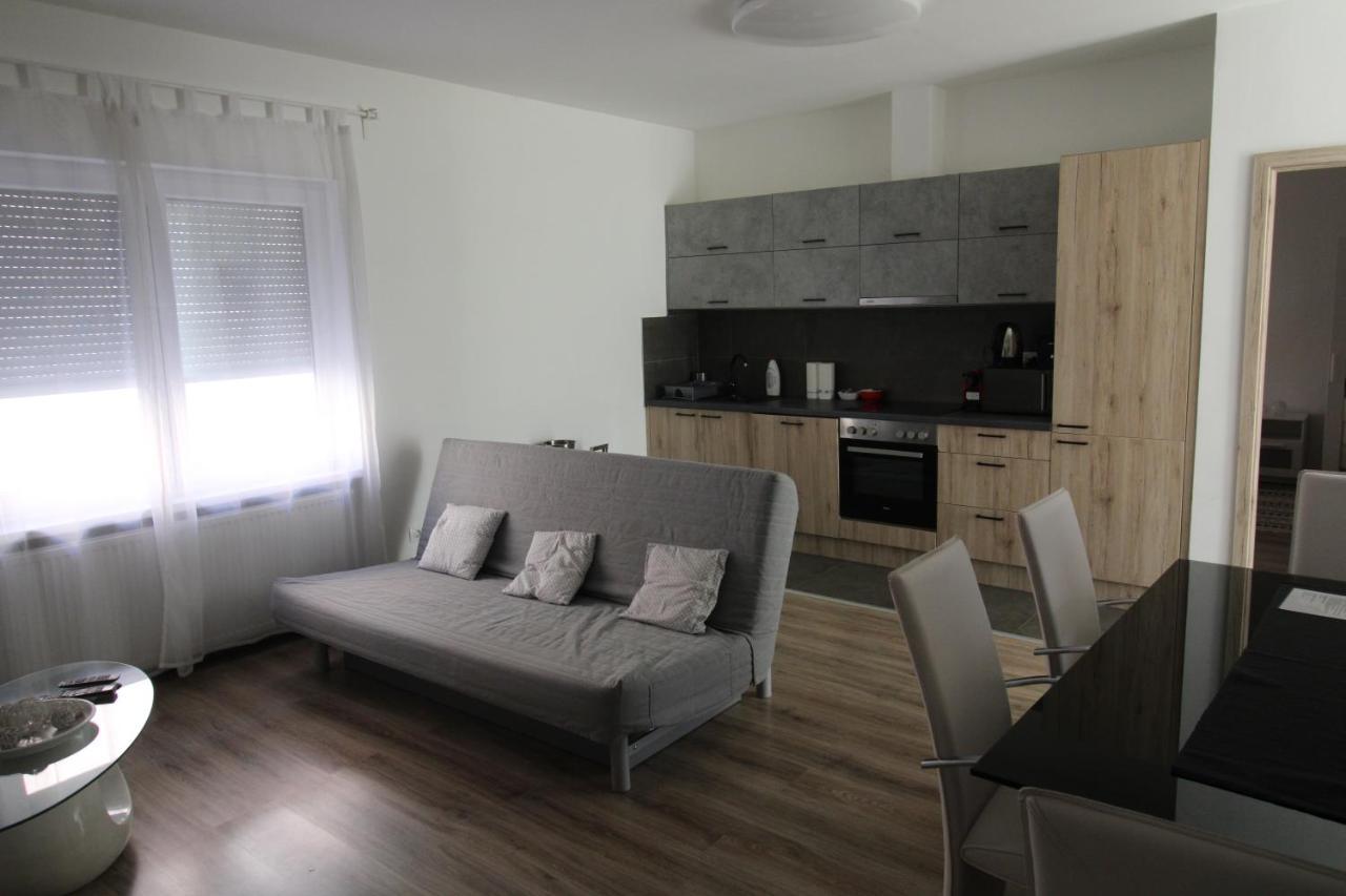 Garden Apartman House Apartment Beci Exterior foto
